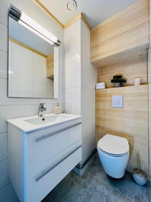 Spacious City Center Apt - Sauna - Self Check In Rovaniemi Exterior photo